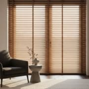 Horizontale jaloezieën: de perfecte balans tussen licht en privacy – Hero Image Horizontale jaloezieën: de perfecte balans tussen licht en privacy